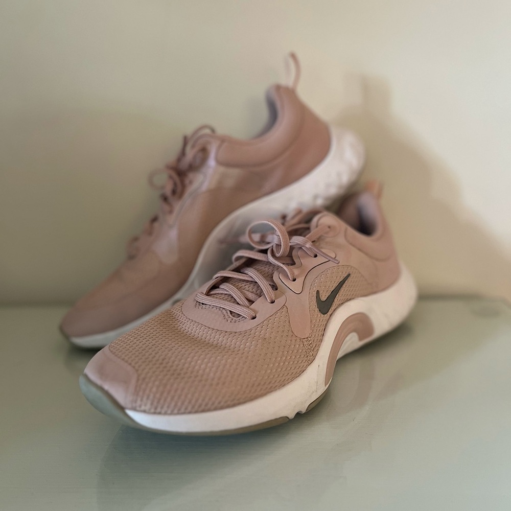 LIKE NEW Blush Nike Tennis Shoes